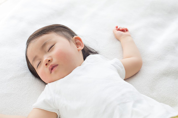 赤ちゃんの寝顔